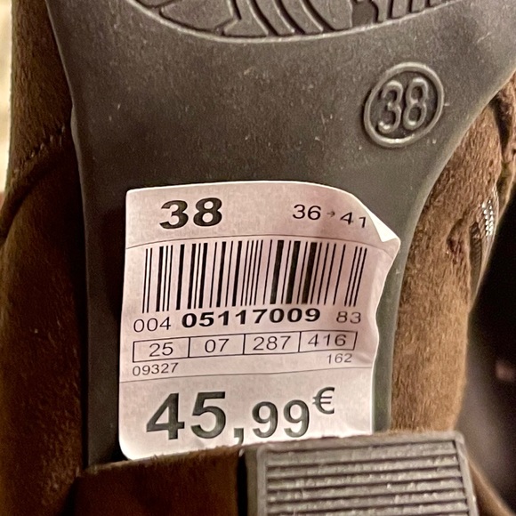 La Halle booties. Synthetic brown suede, double zipper.  NWT SIZE 38 - Picture 11 of 11